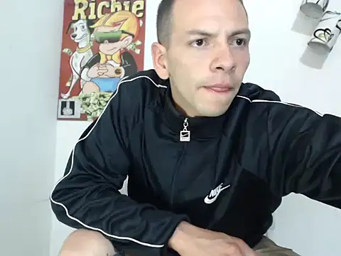 Snapshot of Thomasjons_ chatting on 09.28.25 Thomasjons online show from 09.28.25