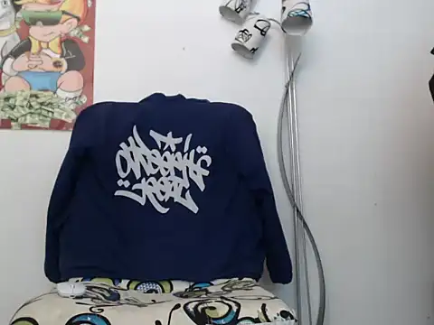 Snapshot of Thomasjons_ chatting on 10.02.25 Thomasjons online show from 10.02.25