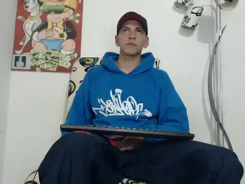 Snapshot of Thomasjons_ chatting on 10.06.25 Thomasjons online show from 10.06.25