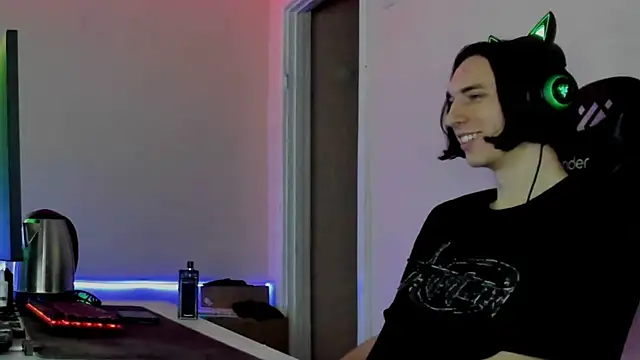 Young nymph online show from 10.07.25