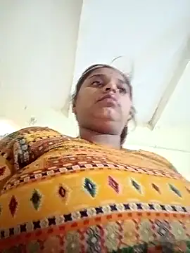 Snapshot of Hot_crety chatting on 10.14.25 Hot crety online show from 10.14.25