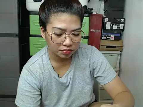 Snapshot of lily_cruz chatting on 11.19.25 lily cruz online show from 11.19.25