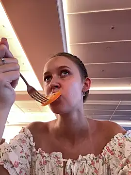 ElliRose online show from 10.11.25