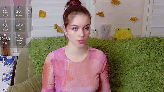 Snapshot of ElzaBlis chatting on 10.31.25 ElzaBlis online show from 10.31.25