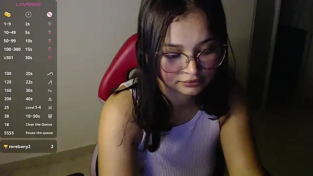 Snapshot of nice_oussy chatting on 10.03.25 nice oussy online show from 10.03.25