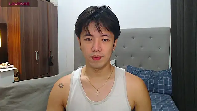 Snapshot of Addictiveboi chatting on 10.16.25 Addictiveboi online show from 10.16.25