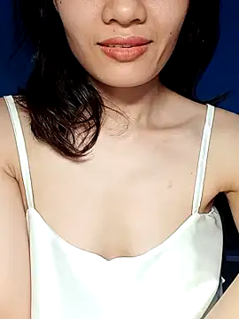 Snapshot of Hinna_x chatting on 10.03.25 Hinna x online show from 10.03.25