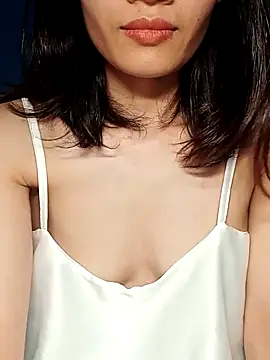 Snapshot of Hinna_x chatting on 10.07.25 Hinna x online show from 10.07.25