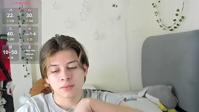 Snapshot of Felix_art chatting on 10.05.25 Felix art online show from 10.05.25