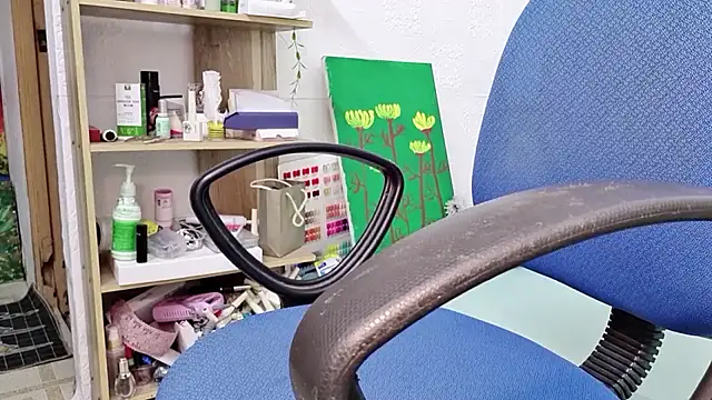 Snapshot of MichiLovely chatting on 09.30.25 MichiLovely online show from 09.30.25