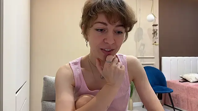 daniellia  online show from 11.02.25