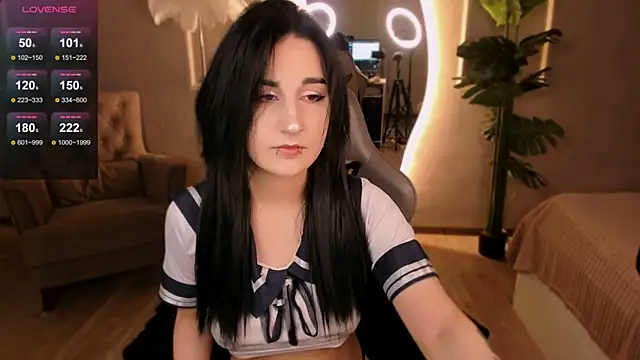 Snapshot of Lii_Rose chatting on 10.04.25 Lii Rose online show from 10.04.25