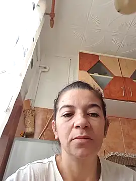 alinaalinutzq online show from 10.19.25