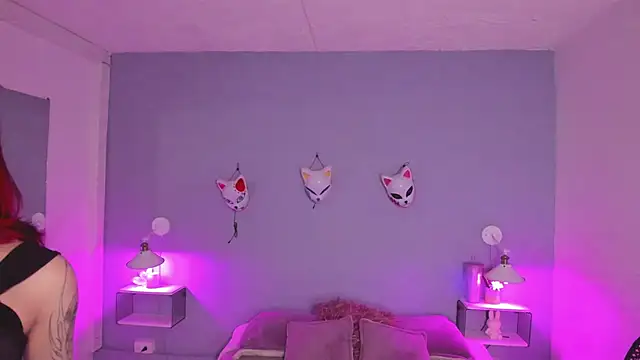 Zoe Lynch  online show from 10.06.25