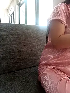 Snapshot of Thuylinh86 chatting on 10.03.25 Thuylinh86 online show from 10.03.25