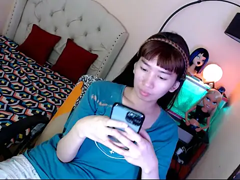 ShantalFoxxy  online show from 10.23.25