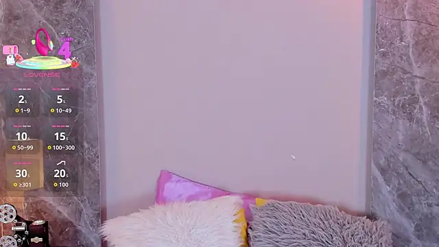 Emma hunter  online show from 09.17.25