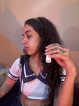 Snapshot of Sora_pasquale chatting on 10.27.25 Sora pasquale online show from 10.27.25