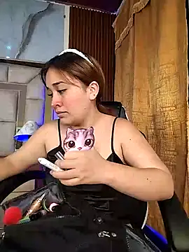 Snapshot of sara-lopez1 chatting on 09.23.25 sara-lopez1 online show from 09.23.25