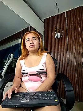 Snapshot of sara-lopez1 chatting on 10.15.25 sara-lopez1 online show from 10.15.25