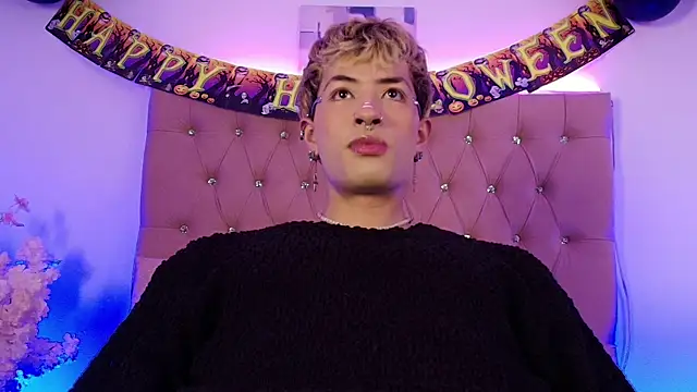 OzorioDany online show from 10.18.25