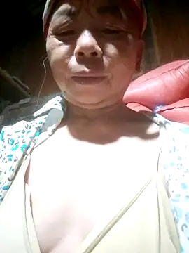 Snapshot of VangLe73 chatting on 09.15.25 VangLe73 online show from 09.15.25