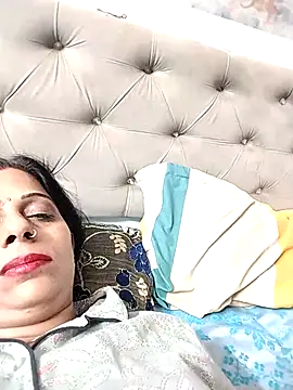 Snapshot of Soniya_Roy chatting on 10.21.25 Soniya Roy online show from 10.21.25