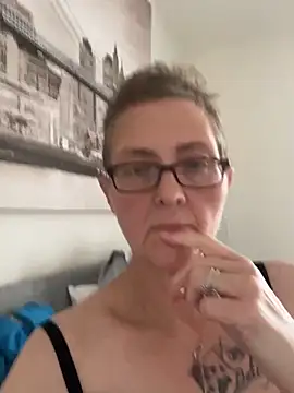 Curvy-Jinx online show from 10.13.25