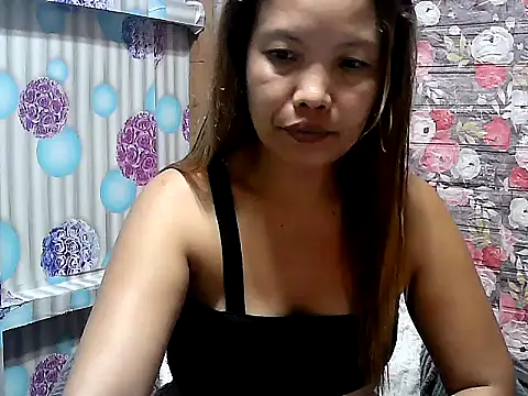 Snapshot of AsianHorny4uxx chatting on 10.11.25 AsianHorny4uxx online show from 10.11.25