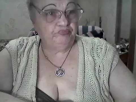 Snapshot of NatalieNorth chatting on 10.15.25 NatalieNorth online show from 10.15.25