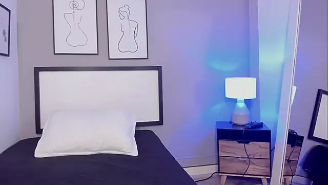 Snapshot of MartinaRizzi chatting on 09.11.25 MartinaRizzi online show from 09.11.25