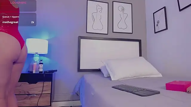 Snapshot of MartinaRizzi chatting on 09.12.25 MartinaRizzi online show from 09.12.25