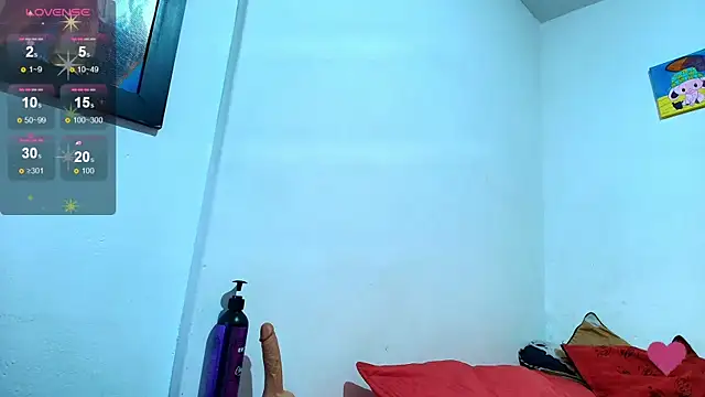 Snapshot of luisahot_9727 chatting on 10.10.25 luisahot 9727 online show from 10.10.25