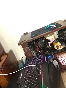 Snapshot of luisahot_9727 chatting on 10.29.25 luisahot 9727 online show from 10.29.25