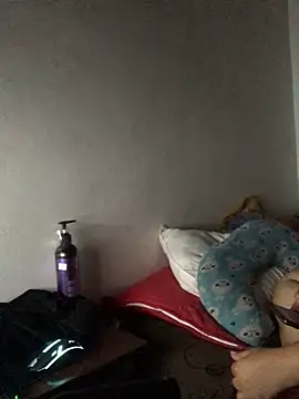 Snapshot of luisahot_9727 chatting on 10.31.25 luisahot 9727 online show from 10.31.25