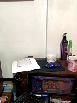 Snapshot of luisahot_9727 chatting on 11.06.25 luisahot 9727 online show from 11.06.25