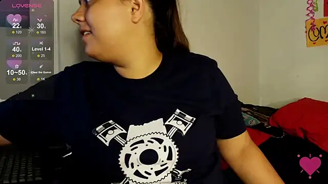 Snapshot of luisahot_9727 chatting on 11.14.25 luisahot 9727 online show from 11.14.25