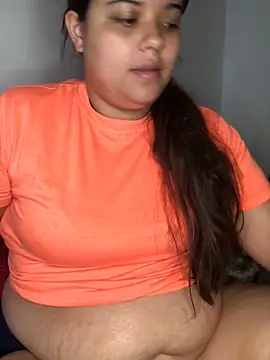 Snapshot of luisahot_9727 chatting on 11.15.25 luisahot 9727 online show from 11.15.25