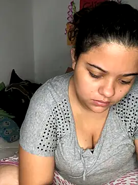 Snapshot of luisahot_9727 chatting on 11.20.25 luisahot 9727 online show from 11.20.25