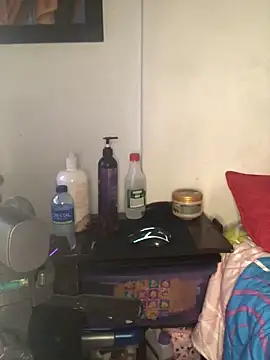 Snapshot of luisahot_9727 chatting on 11.30.25 luisahot 9727 online show from 11.30.25