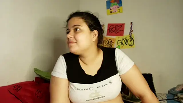 Snapshot of luisahot_9727 chatting on 12.01.25 luisahot 9727 online show from 12.01.25