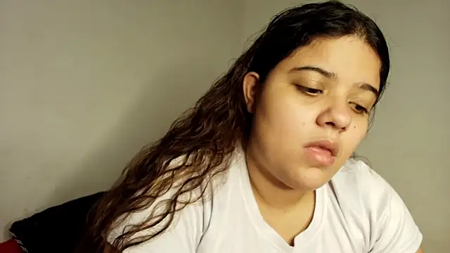 Snapshot of luisahot_9727 chatting on 12.02.25 luisahot 9727 online show from 12.02.25