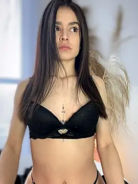 Sofi Leal online show from 11.07.25