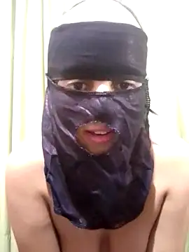 Snapshot of yaSsmin_boobs chatting on 11.05.25 yaSsmin boobs online show from 11.05.25