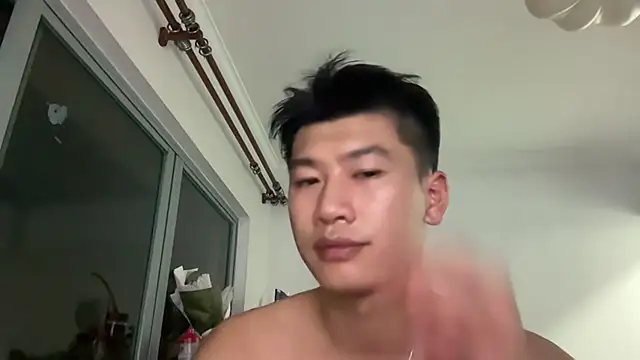 Snapshot of heywilliam chatting on 10.10.25 heywilliam online show from 10.10.25