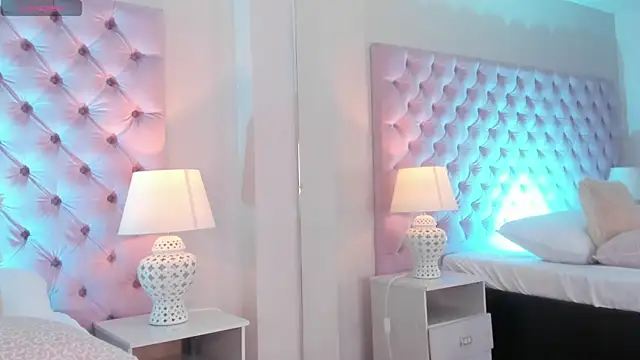 TifannyWolf  online show from 10.27.25