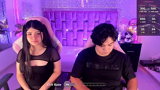 Snapshot of EmilyANDrew_ chatting on 10.03.25 EmilyANDrew online show from 10.03.25