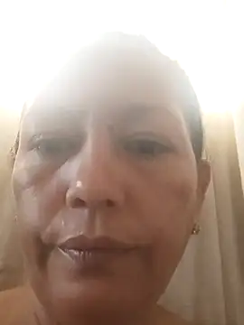 Snapshot of marinita13 chatting on 10.16.25 marinita13 online show from 10.16.25