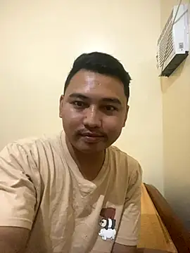 Snapshot of BicuriousExploer chatting on 11.14.25 BicuriousExploer online show from 11.14.25