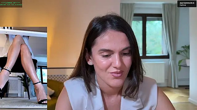 Snapshot of LegswAttitude chatting on 10.06.25 LegswAttitude online show from 10.06.25